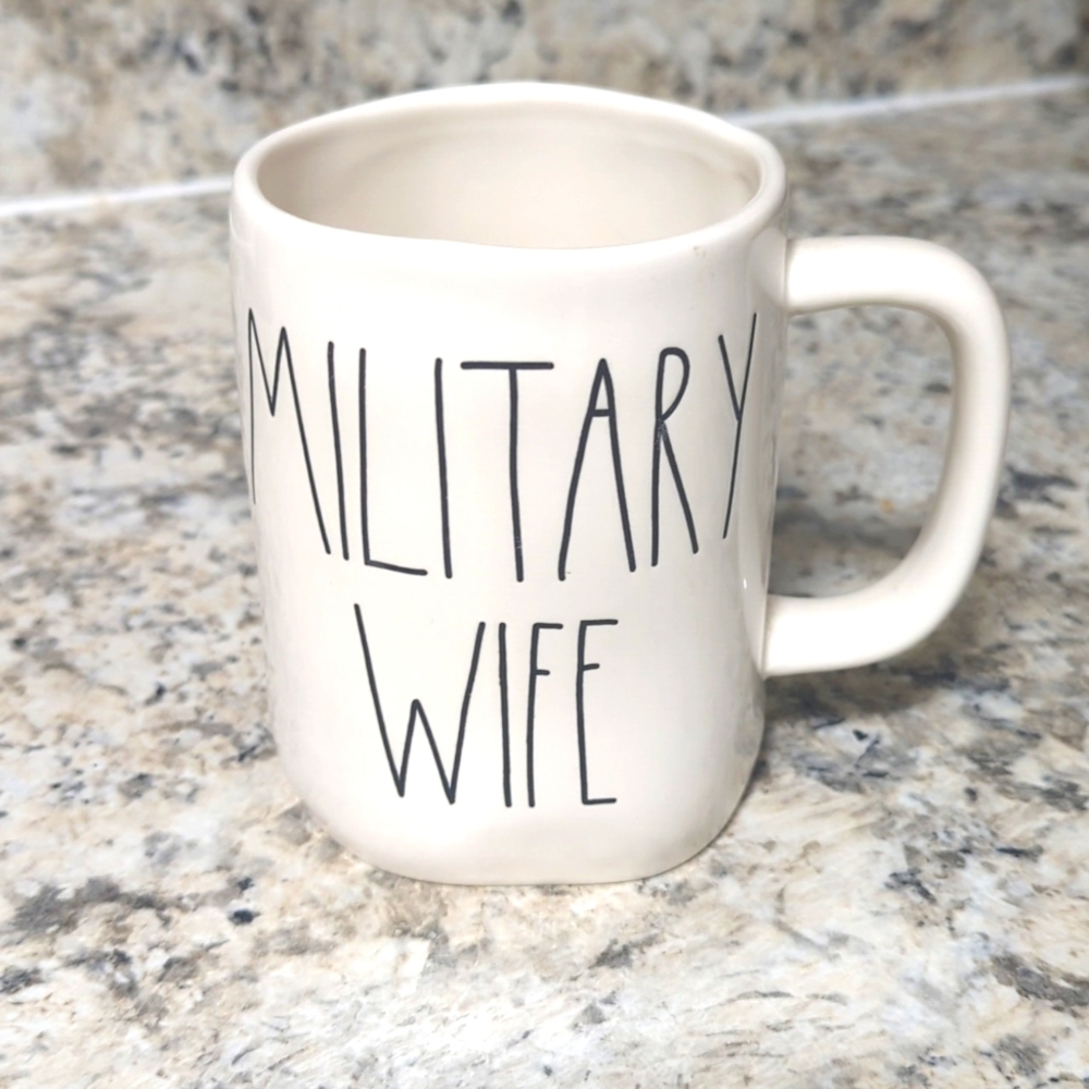 🎁Rae Dunn Military Wife Mug